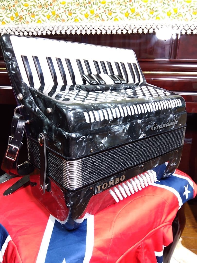 TOMBO Grandaile GT-60 アコーディオンケース付、簡易調律済
