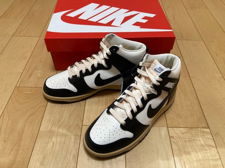 絵本・児童書 NIKE W DUNK HIGH SE