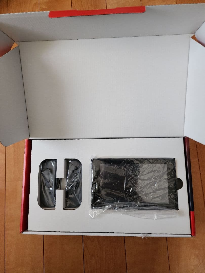 【美品】Nintendo Switch 本体 グレー 完品　ポーチ付属有り