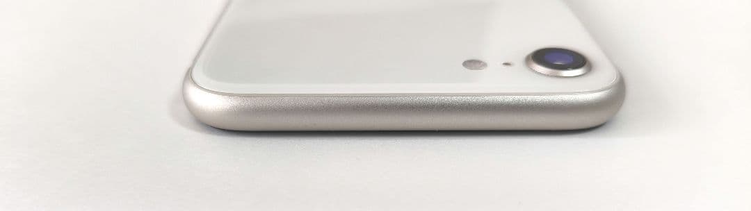 iPhoneSE3 スターライト　64GB