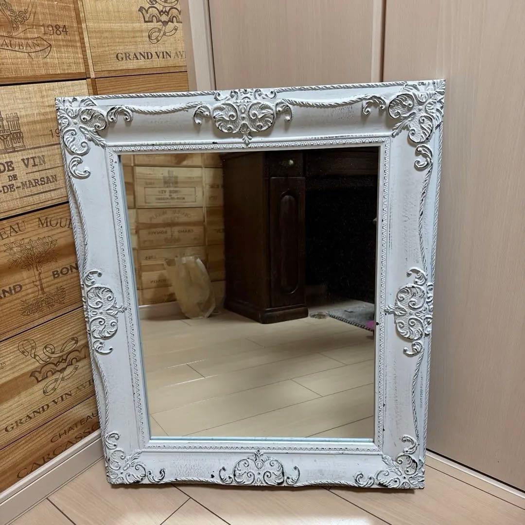 アンティーク壁掛け鏡　55cm65cmホワイト　ミラー　ウォールミラー