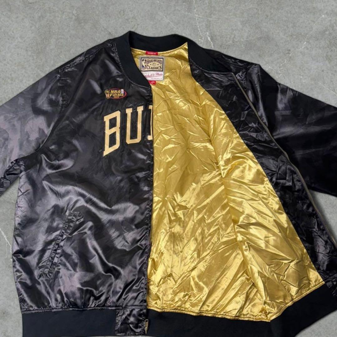 SALE！【美品】ミシェル&ネス　シカゴブルズ　スタジャン 4XL 記念モデル