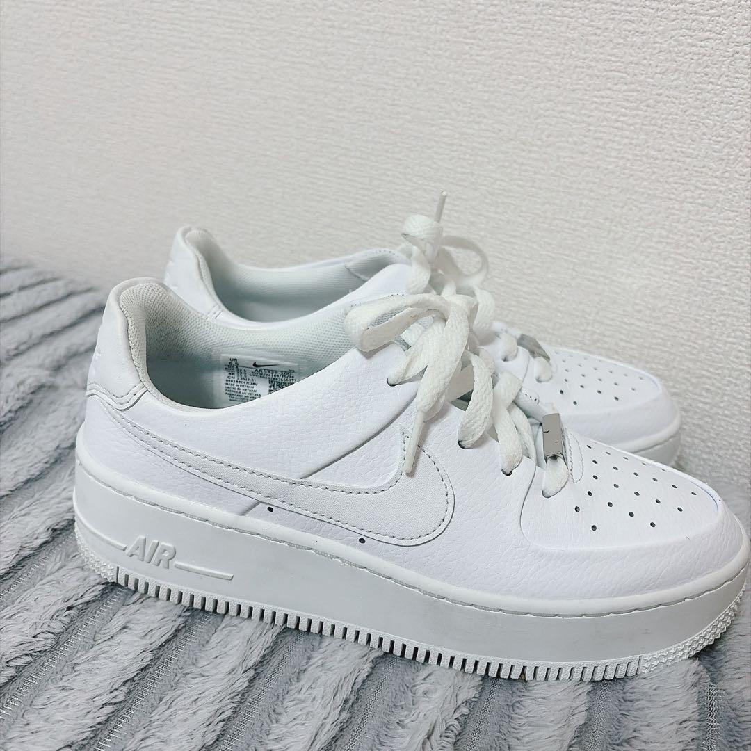 Nike Air Force 1 ホワイト厚底スニーカー　 厚底23．5cm