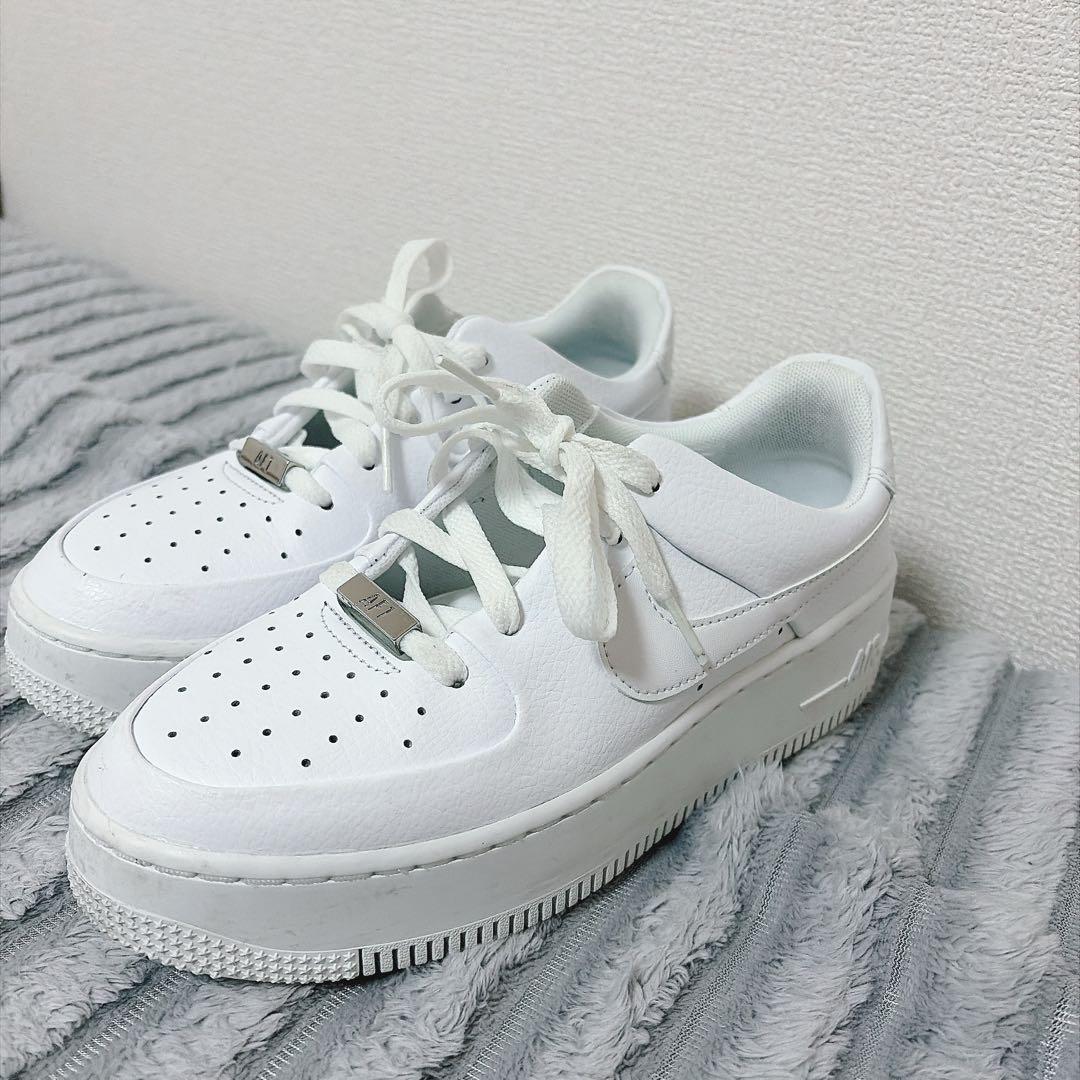 Nike Air Force 1 ホワイト厚底スニーカー　 厚底23．5cm