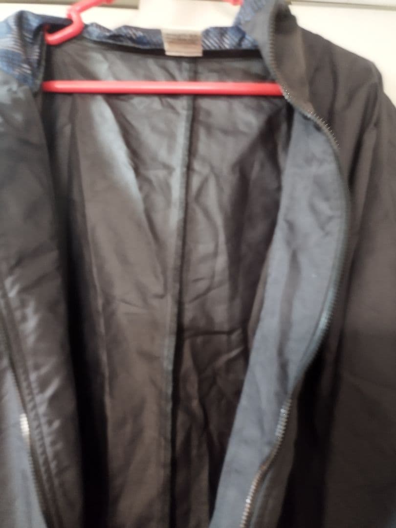 ATHLETA ピステ・ウィンドブレーカー L ブラック