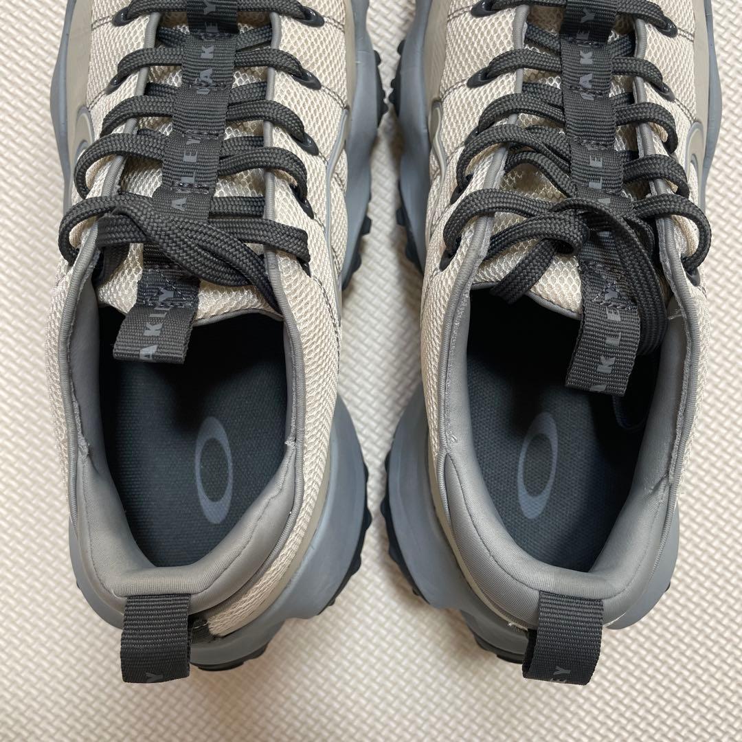 27cmOakley スニーカー edge flexホワイト オークリー