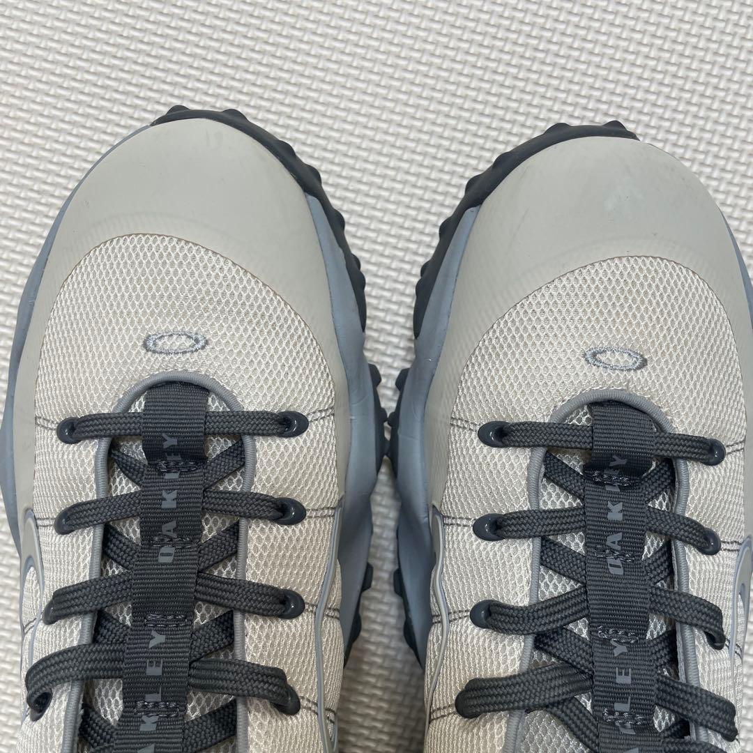 27cmOakley スニーカー edge flexホワイト オークリー