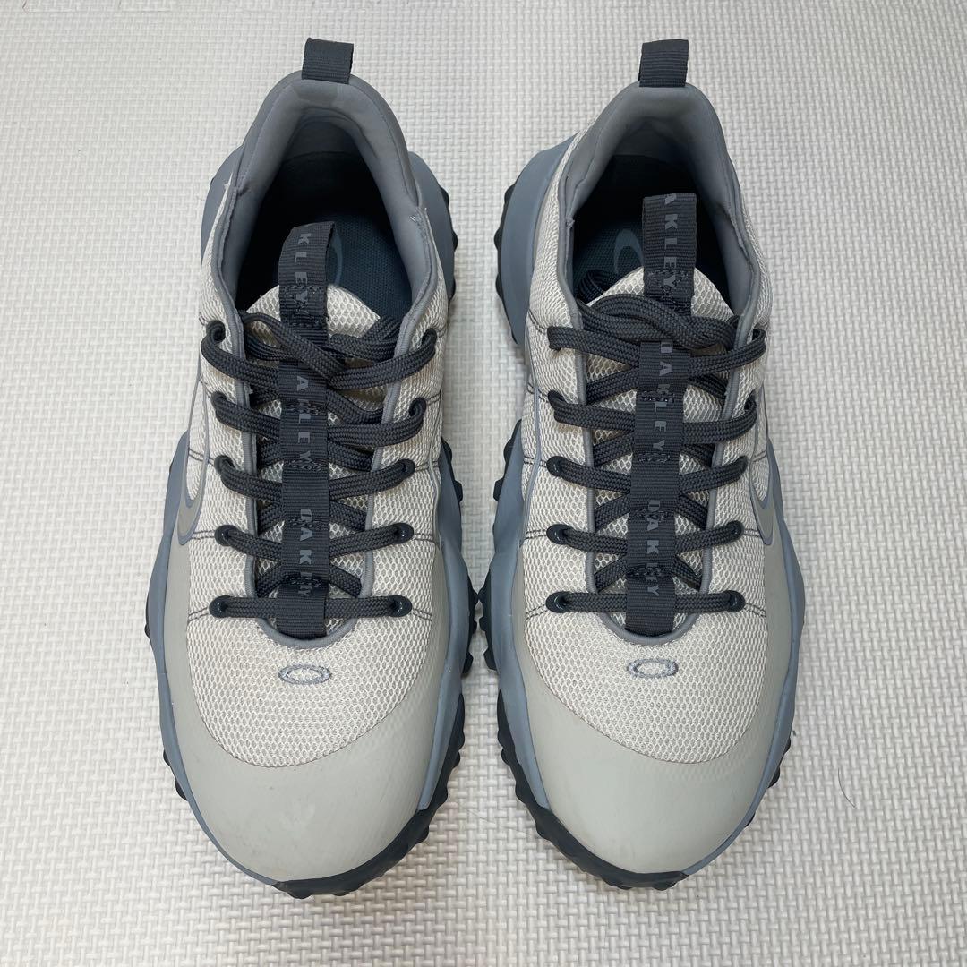 27cmOakley スニーカー edge flexホワイト オークリー