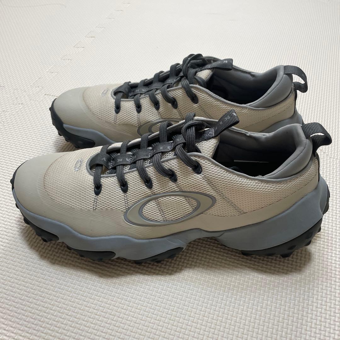 27cmOakley スニーカー edge flexホワイト オークリー