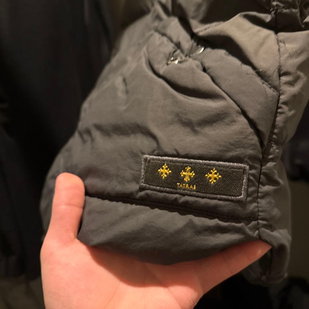 ダウンベスト　タトラス　リバーシブル