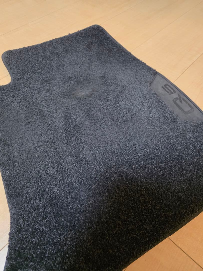 【美品】アウディ Q5 (FY) 純正フロアマット