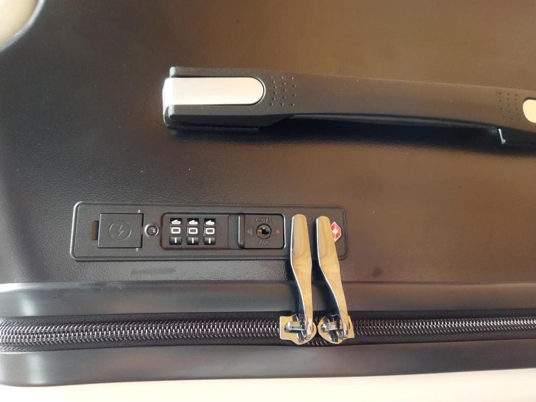 ChicCarry 子供が乗れるキャリーケース（白）未使用