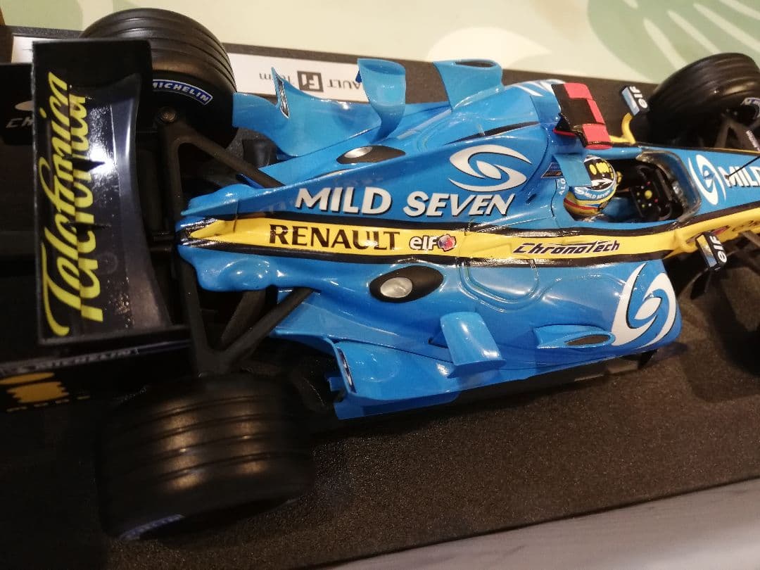 ホットウィール 1/18 ルノー R26 アロンソ 2006 チャンピオン