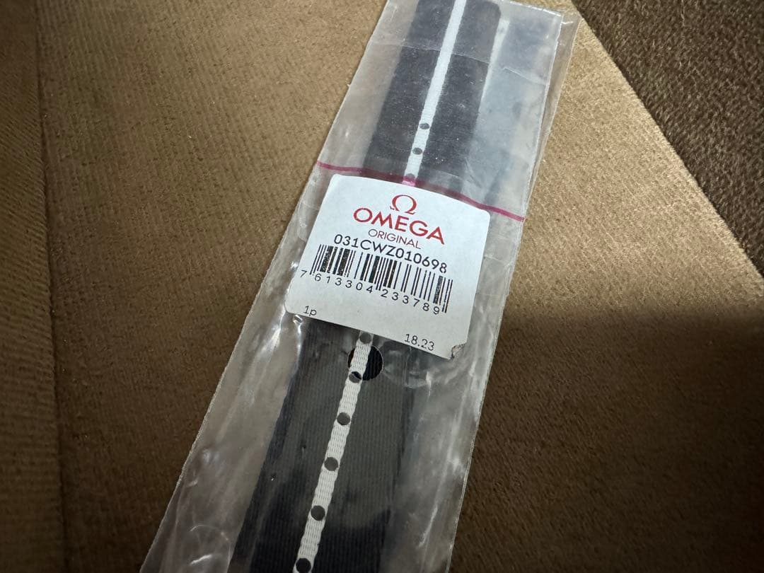 【純正品】オメガ OMEGA NATOストラップ ブラック＆ホワイト 20mm