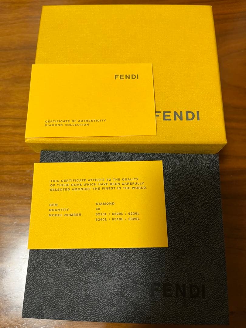 FENDI ホワイトセラミック ダイヤモンド腕時計
