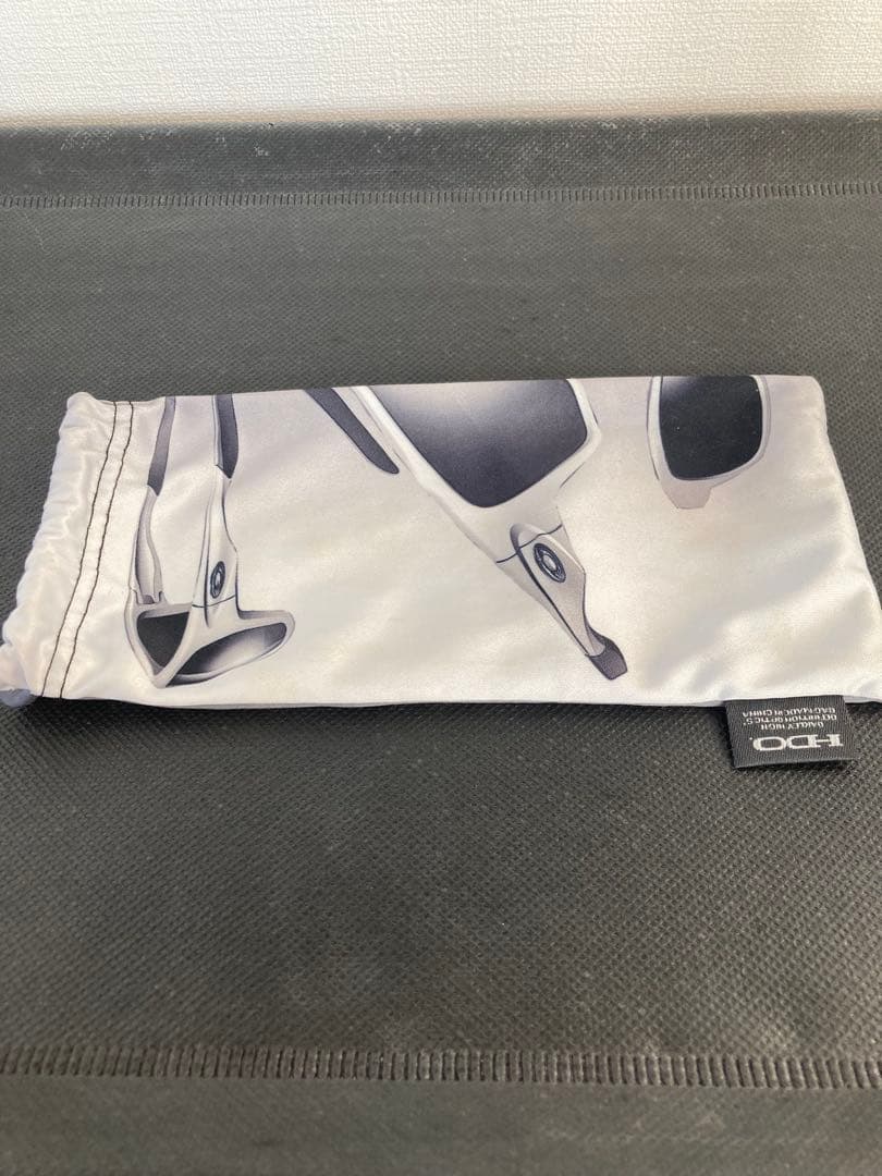 Oakley Canteen ブラック