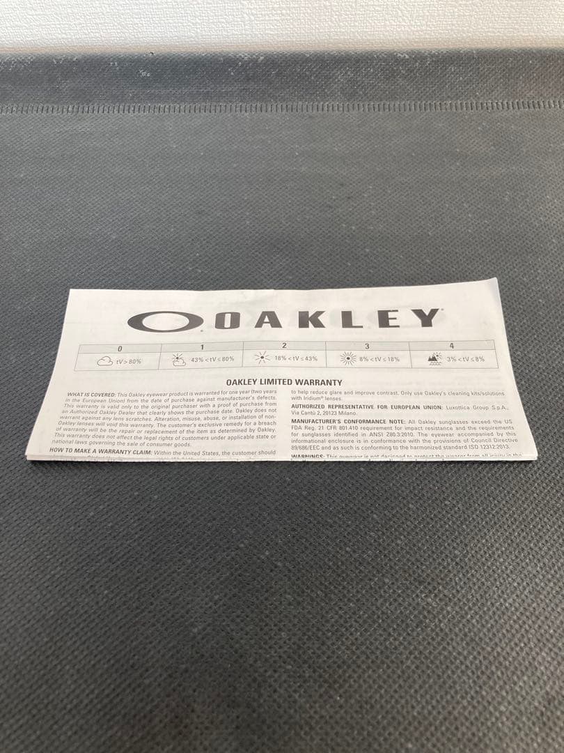 Oakley Canteen ブラック