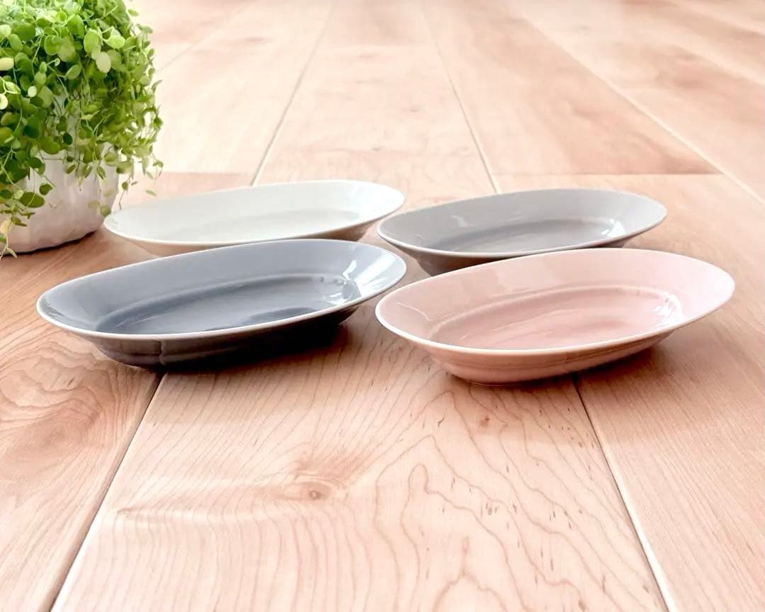 イイホシユミコ×チェック＆ストライプ　オーバルプレートS　冬の贈り物　4色セット