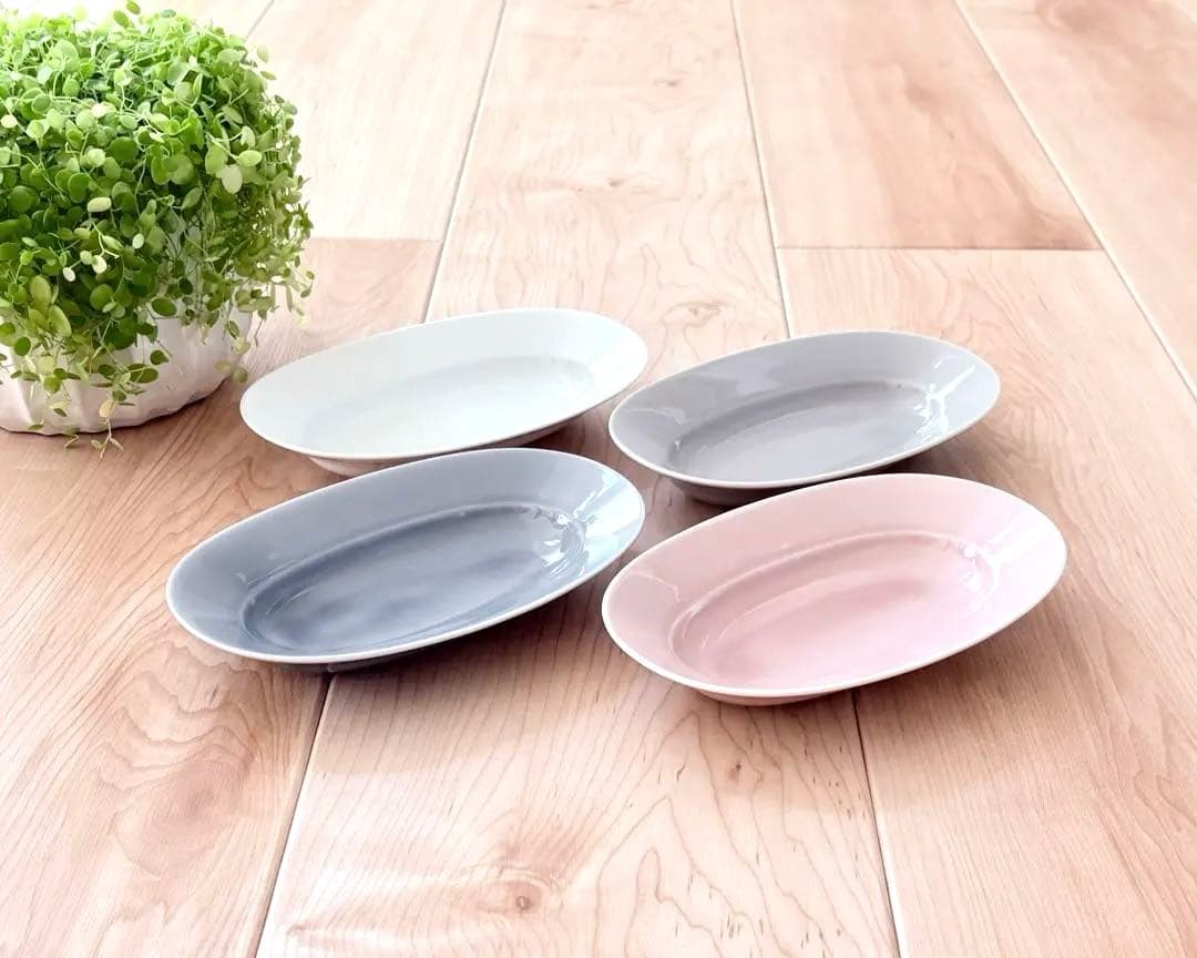 イイホシユミコ×チェック＆ストライプ　オーバルプレートS　冬の贈り物　4色セット