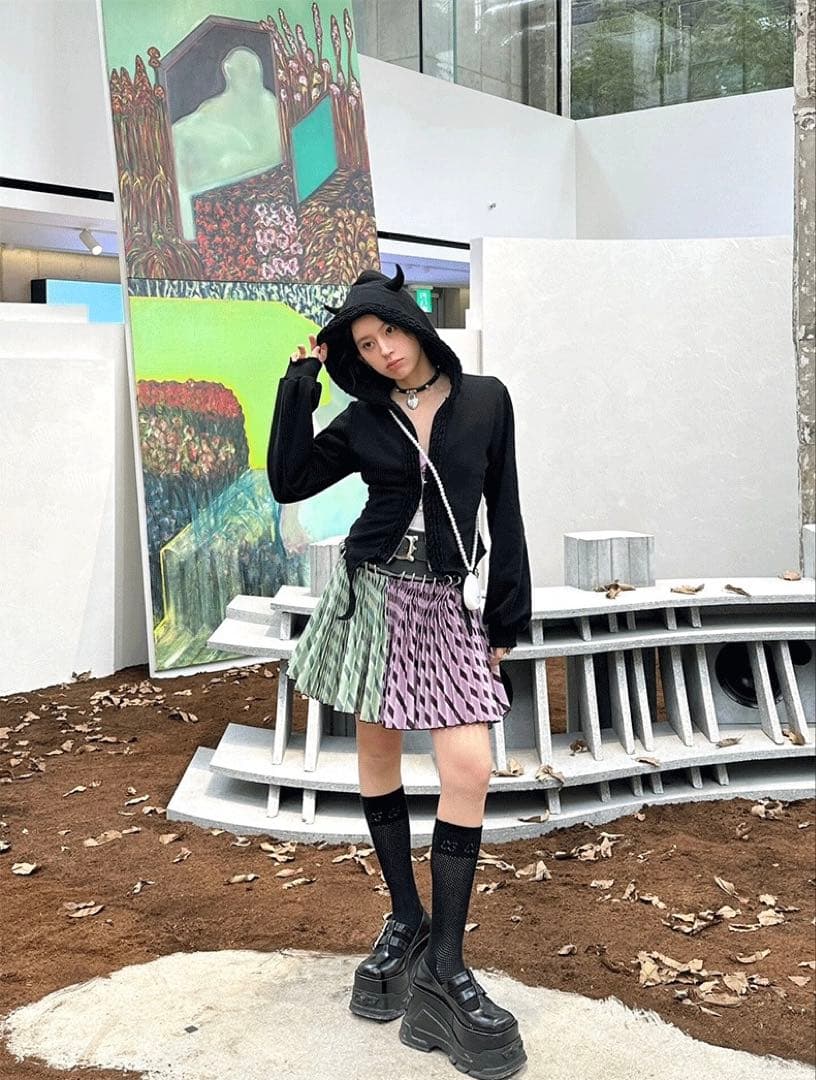 【極美品】nodress 悪魔ツノ付き黒パーカー