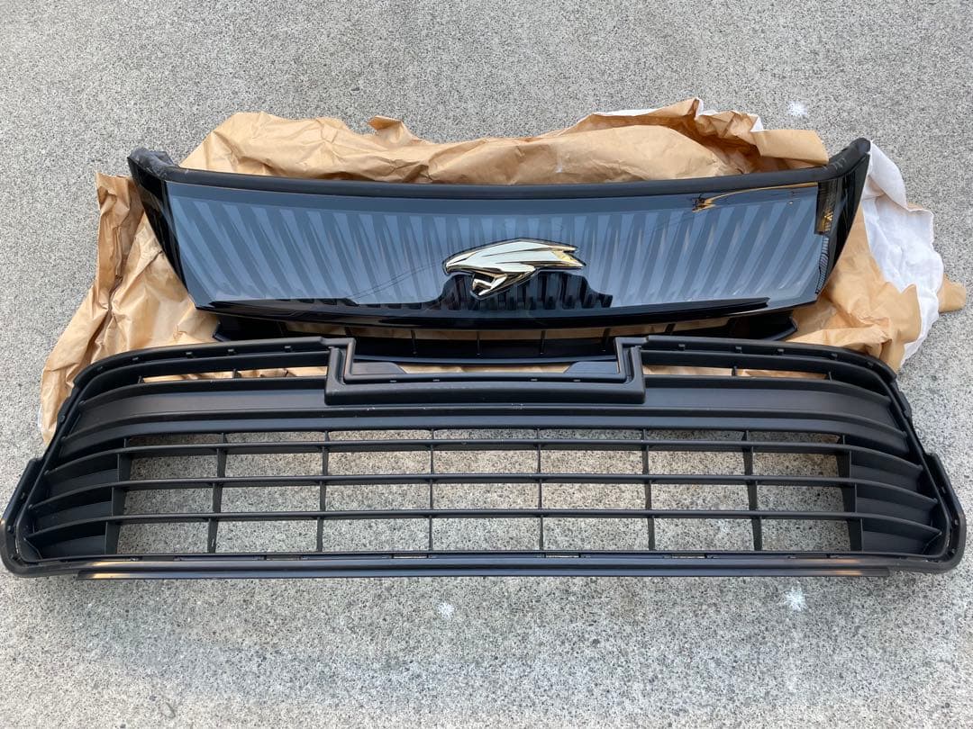 60 ハリアー フロントグリル　ロアグリル