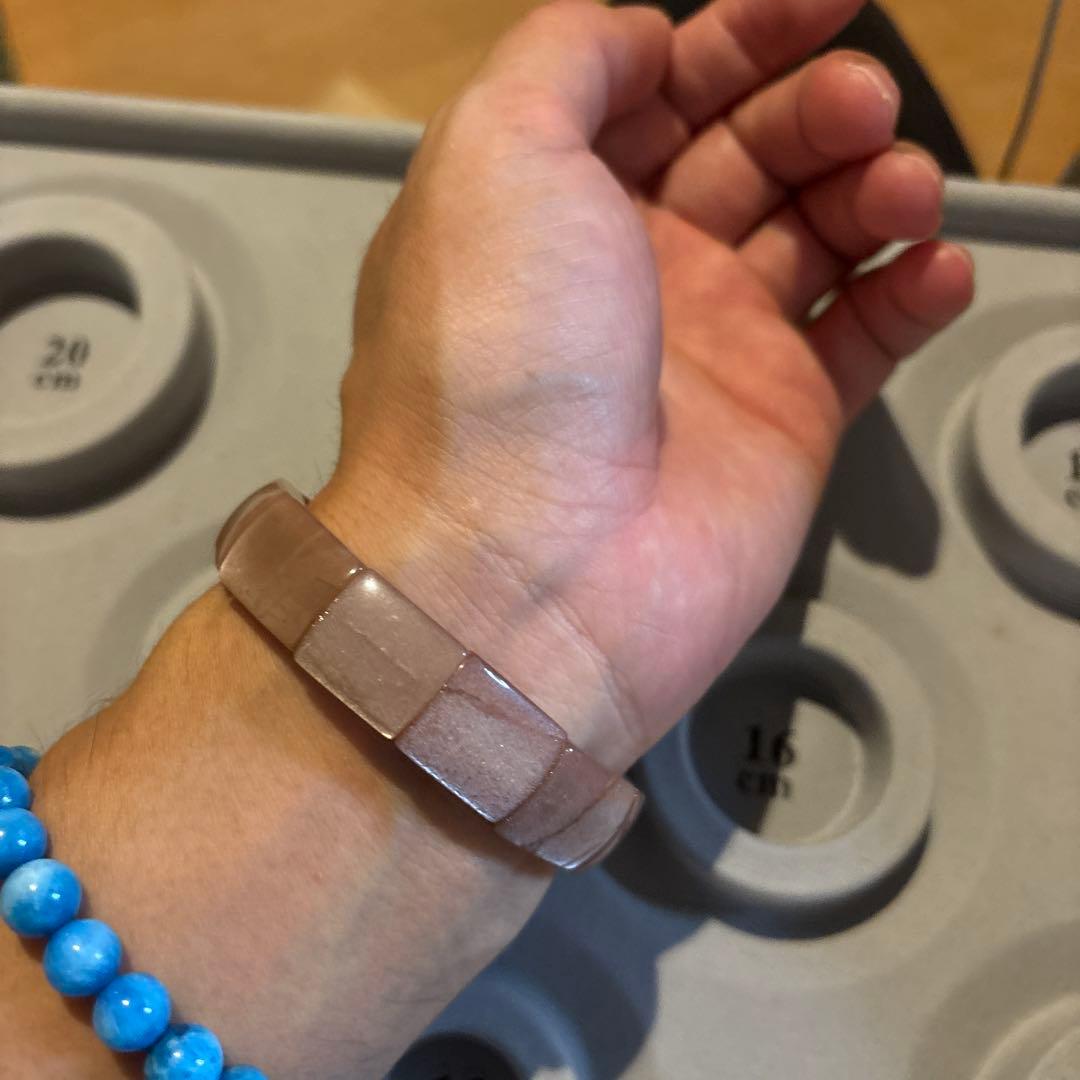 これはすっごい！綺麗で重厚感あるオレンジムースストーン！ズーンとくる！