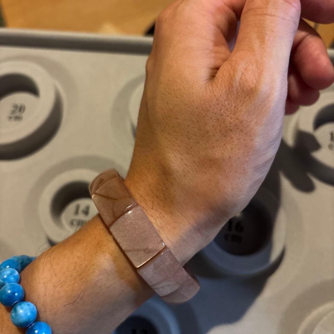 これはすっごい！綺麗で重厚感あるオレンジムースストーン！ズーンとくる！