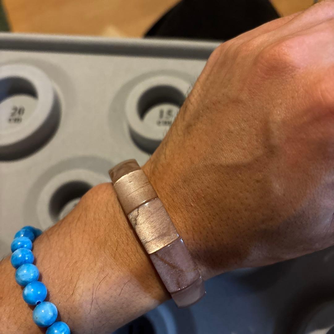 これはすっごい！綺麗で重厚感あるオレンジムースストーン！ズーンとくる！