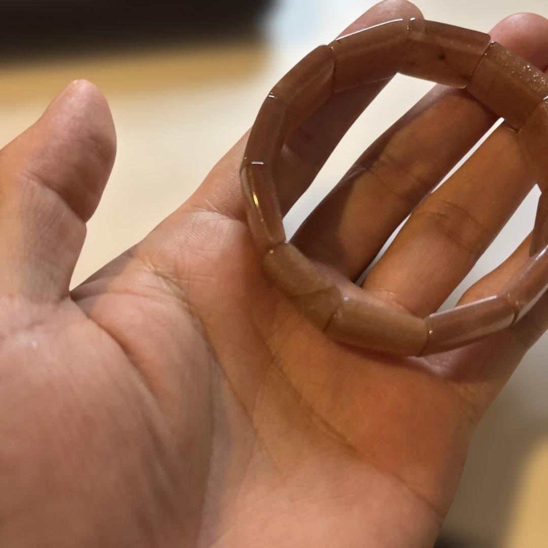 これはすっごい！綺麗で重厚感あるオレンジムースストーン！ズーンとくる！