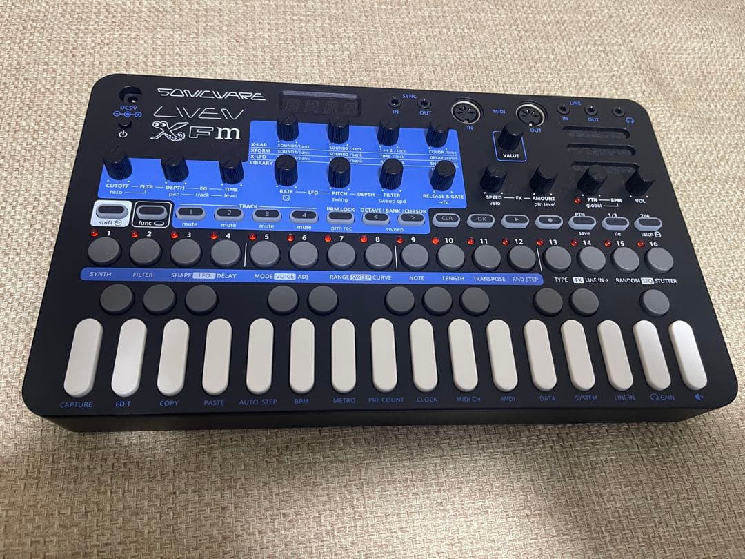Sonicware Liven XFM シンセサイザー