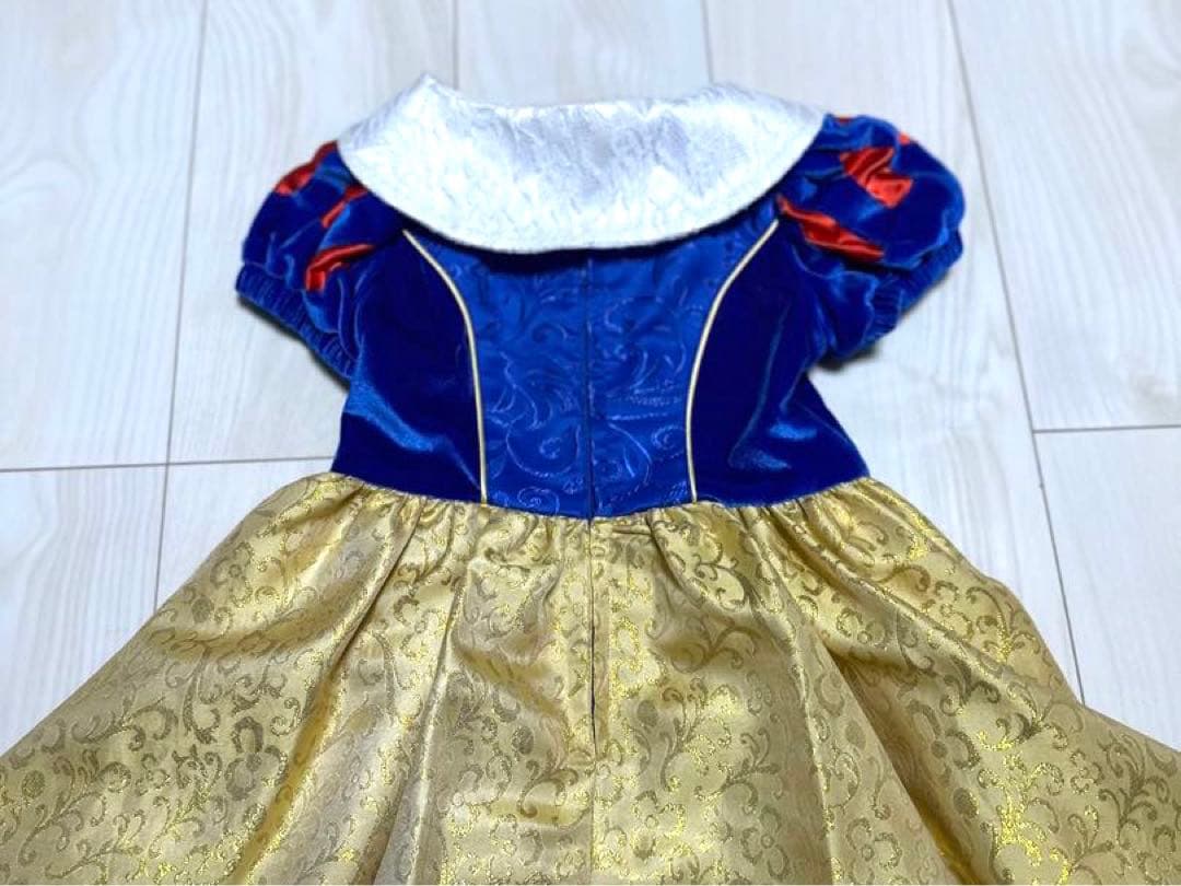 ビビディバビディブティック白雪姫ドレス。ティアラ，タスキあります。