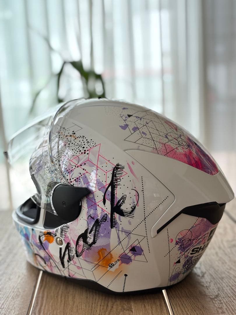 SHARK フルフェイスヘルメット グラフィックデザイン　サイズXS（女性向き）