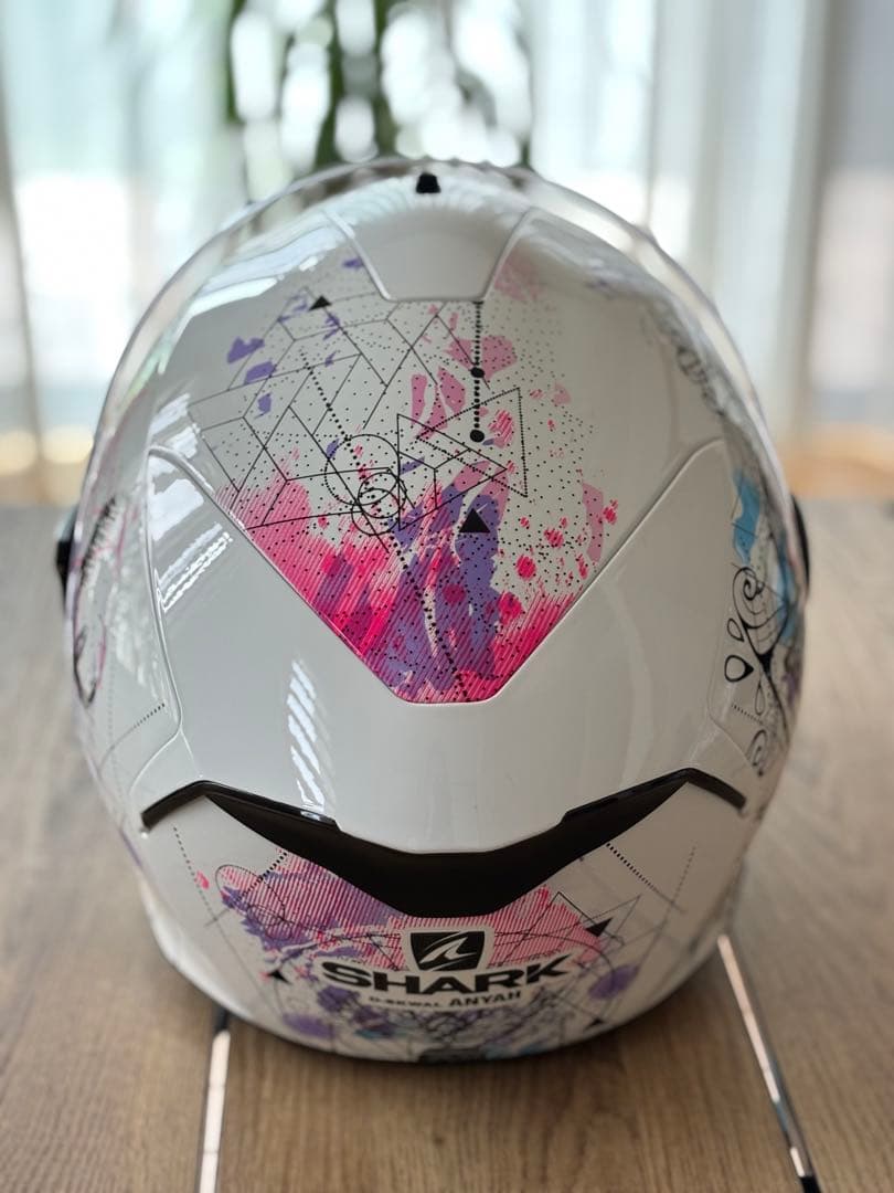 SHARK フルフェイスヘルメット グラフィックデザイン　サイズXS（女性向き）