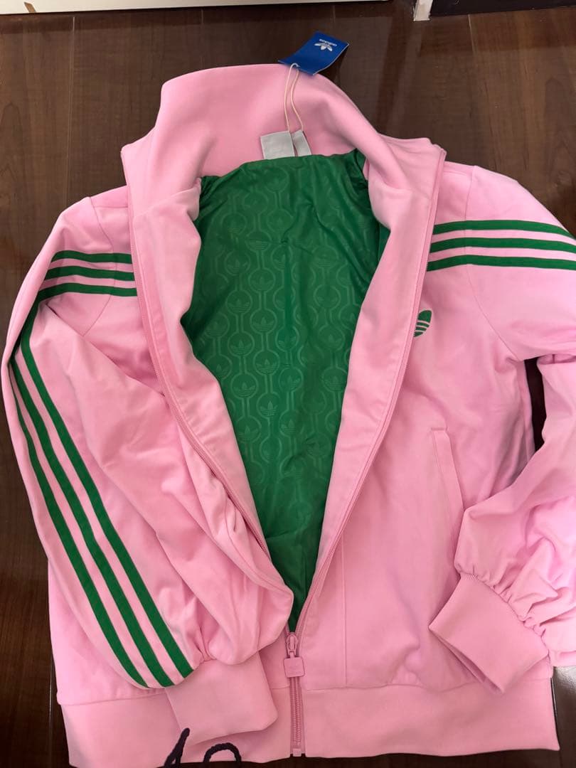 新品　未使用adidas ピンク フルジップジャケット