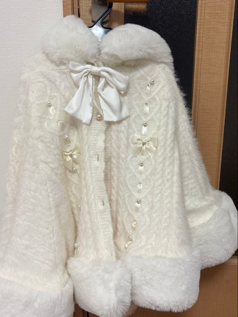 み*ん様 Amavel ハートケーブルニットファーポンチョ