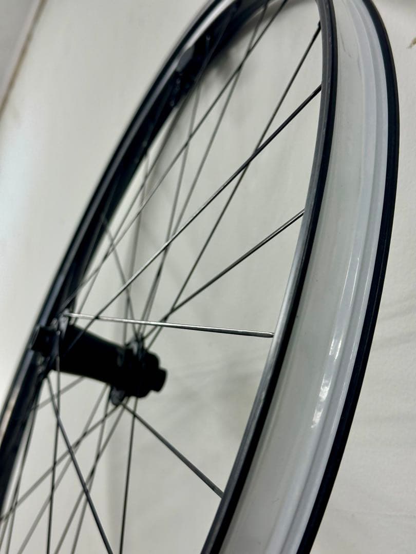 ZIPP 101 XPLR 650b フロント