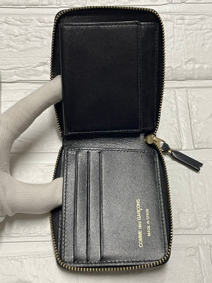 コムデギャルソン COMME des GARCONS ラウンドファスナー折財布❤︎