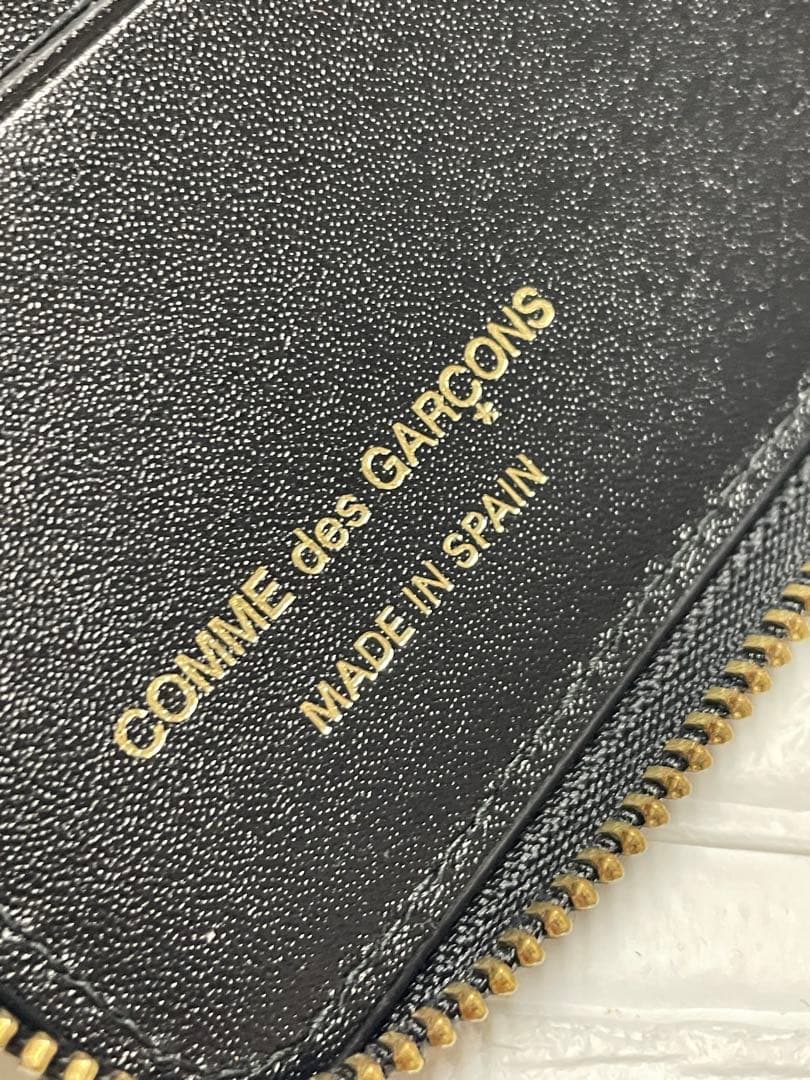 コムデギャルソン COMME des GARCONS ラウンドファスナー折財布❤︎