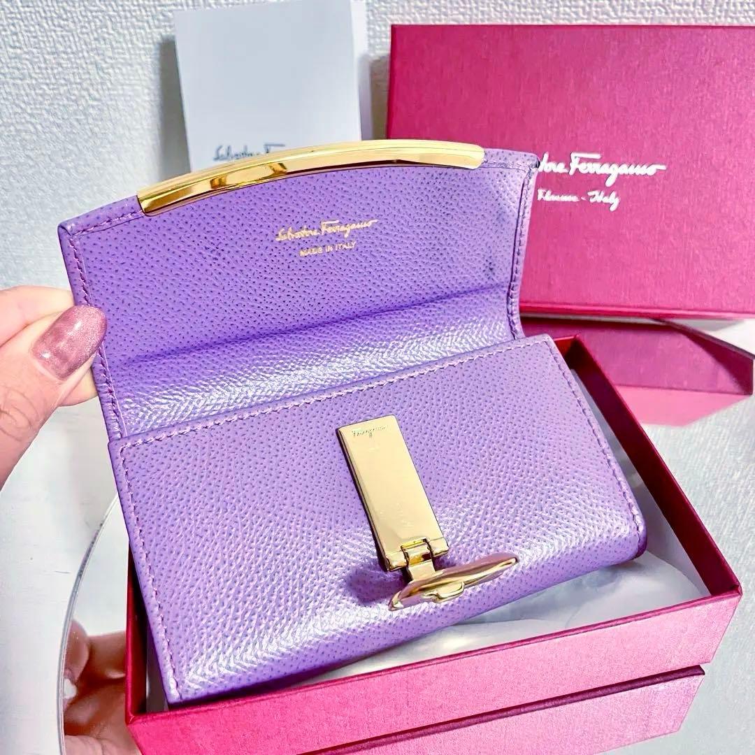 美品✨フェラガモ　6連キーケース　本革　ライトパープル　ガンチーニ金具　ゴールド