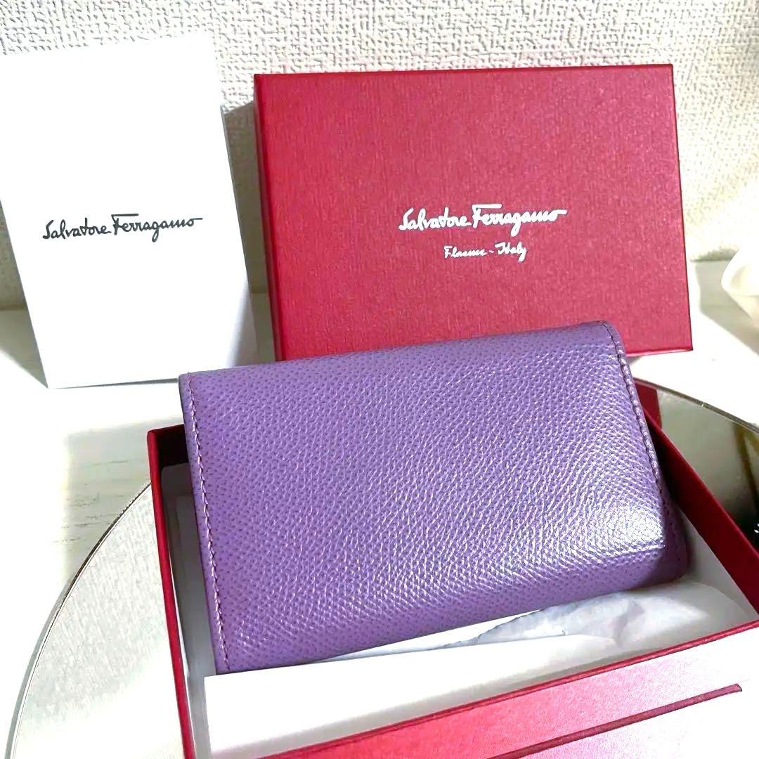 美品✨フェラガモ　6連キーケース　本革　ライトパープル　ガンチーニ金具　ゴールド