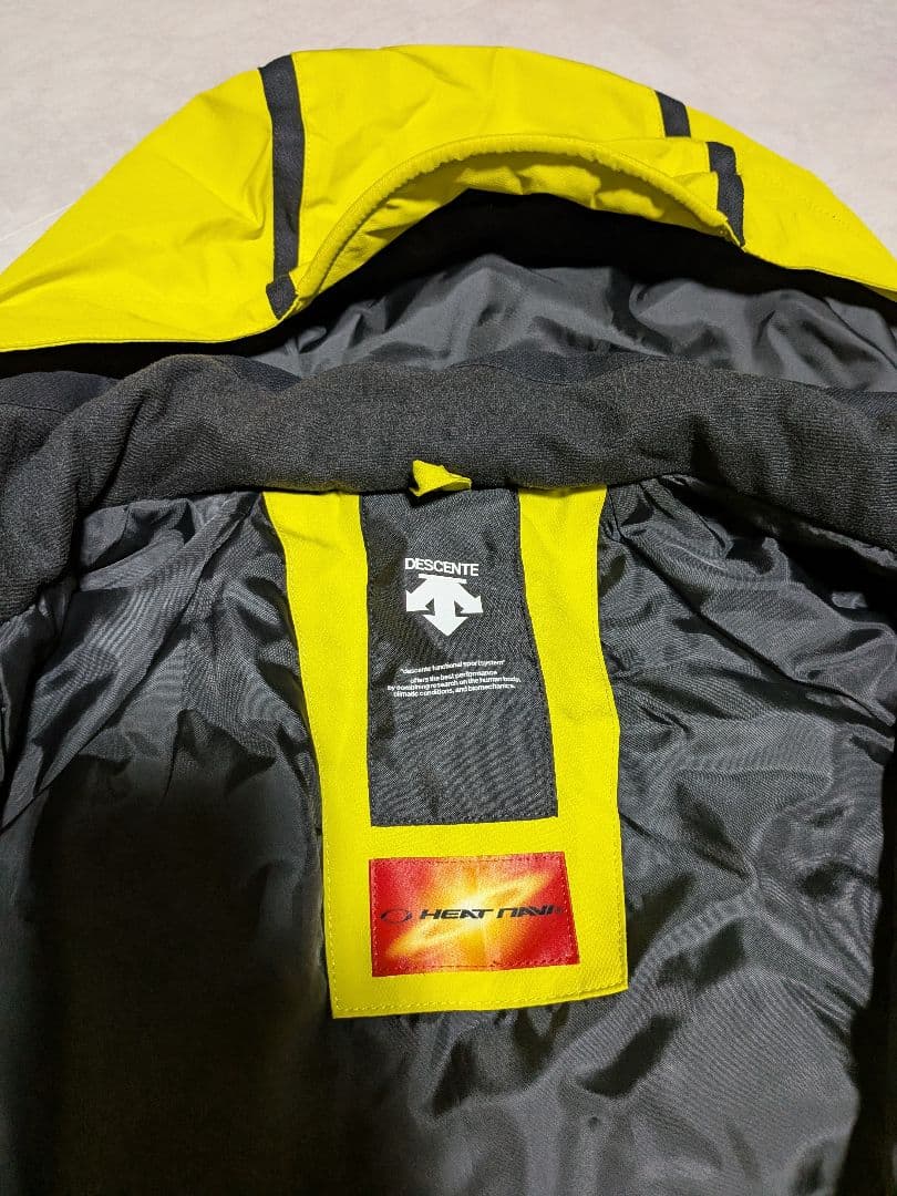DESCENTE スキーウェア イエロー ブラック