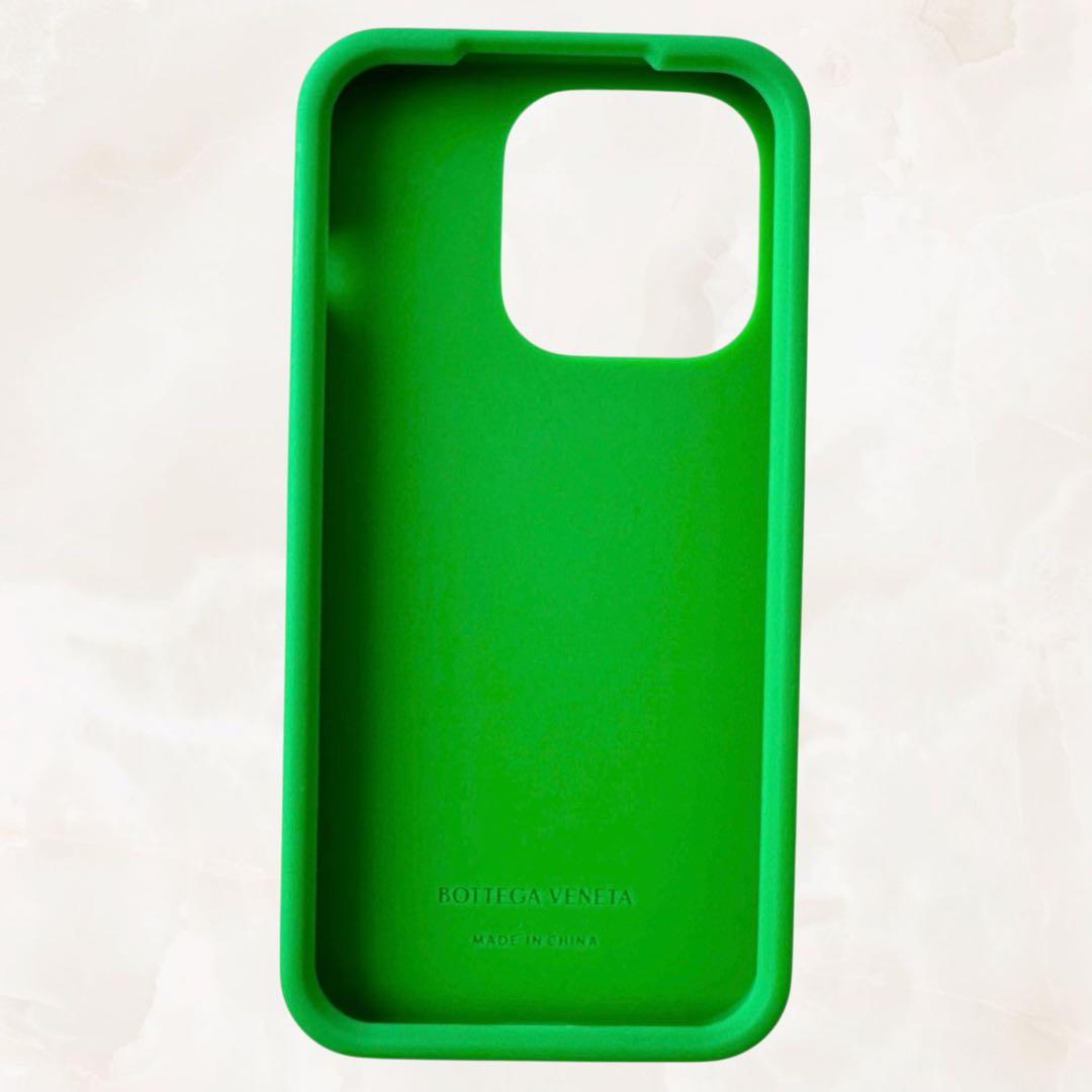【美品】ボッテガヴェネタ iPhone14Pro イントレチャート ラバー