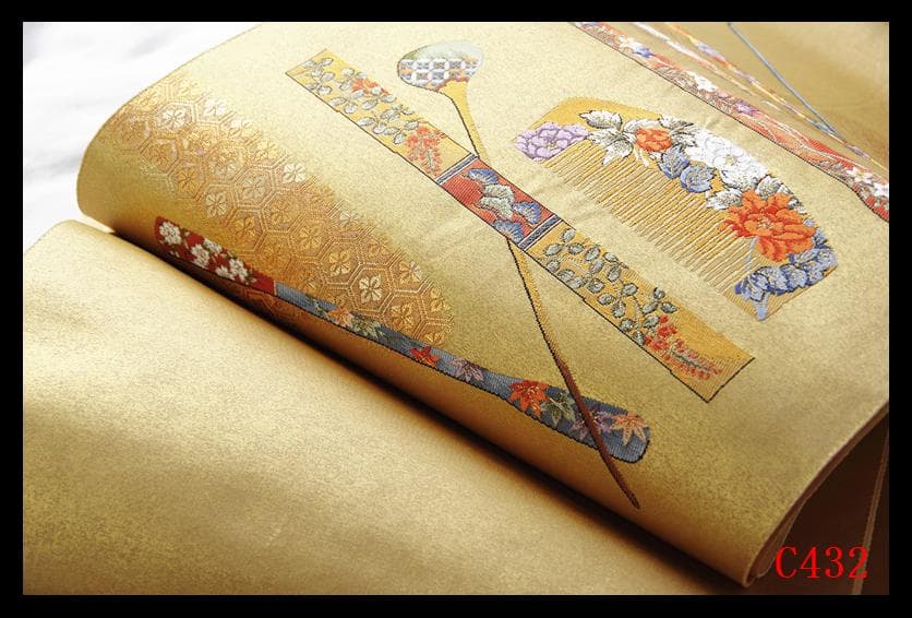 C432厳選西陣　金泥箔　本金箔　名品シリーズ櫛と笄　太鼓柄高級正絹美術袋帯