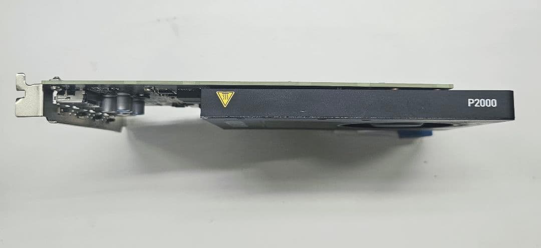 NVIDIA QUADRO P2000 グラフィックボード