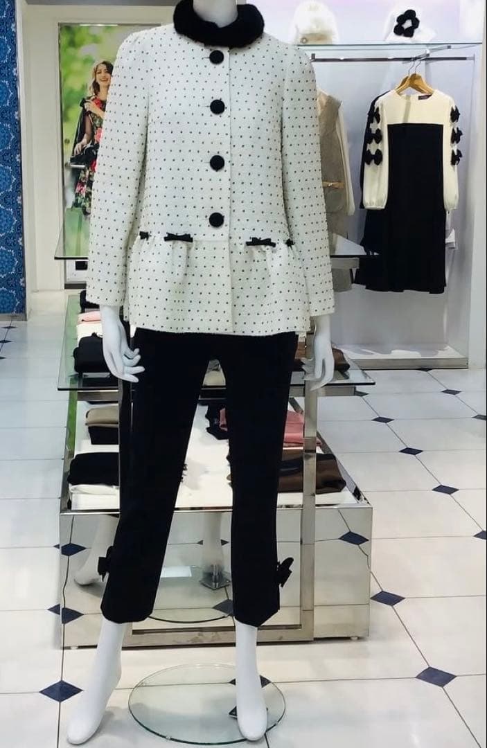 エムズグレイシー ドットペプラムショートコート 42