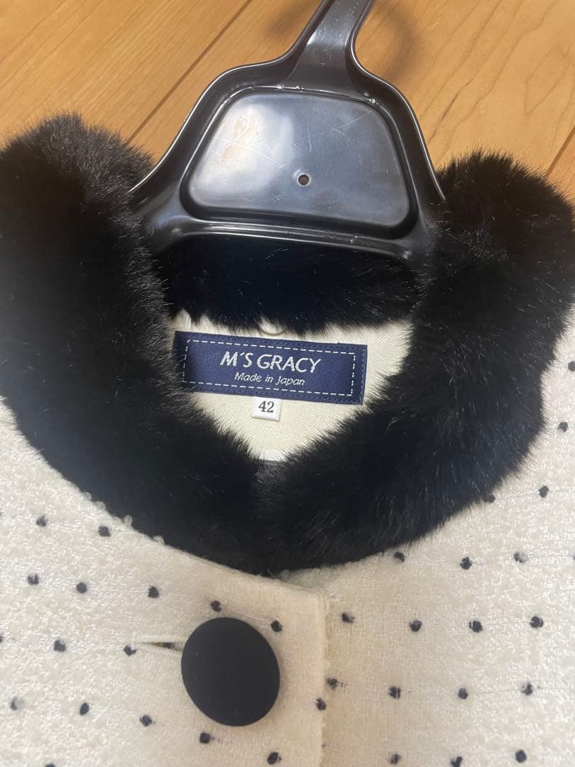 エムズグレイシー ドットペプラムショートコート 42