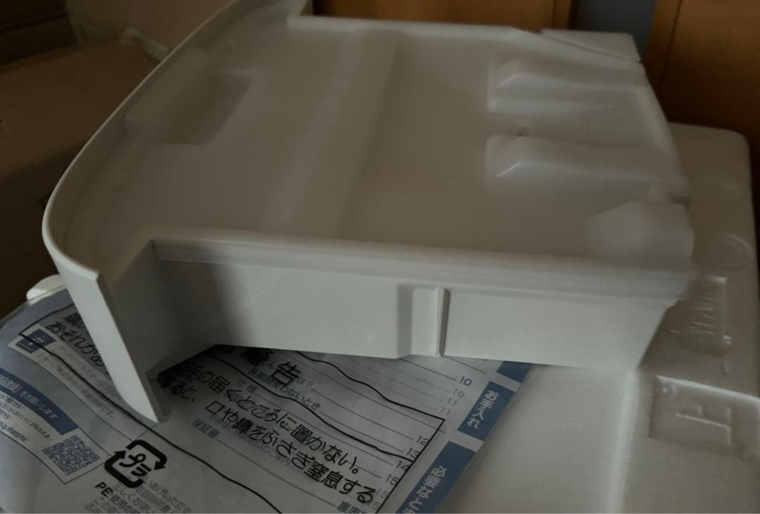 美品 説明書箱梱包材付 シャープ 衣類乾燥除湿機(CV-P60-W)2022年製