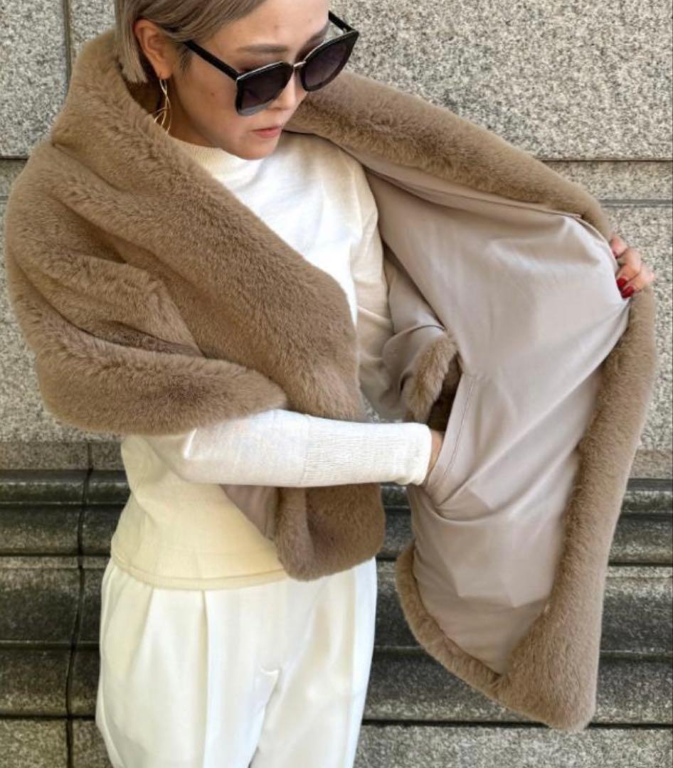 【値下げしました】 新品タグ付き　JENNE リッチボリュームファーケープ