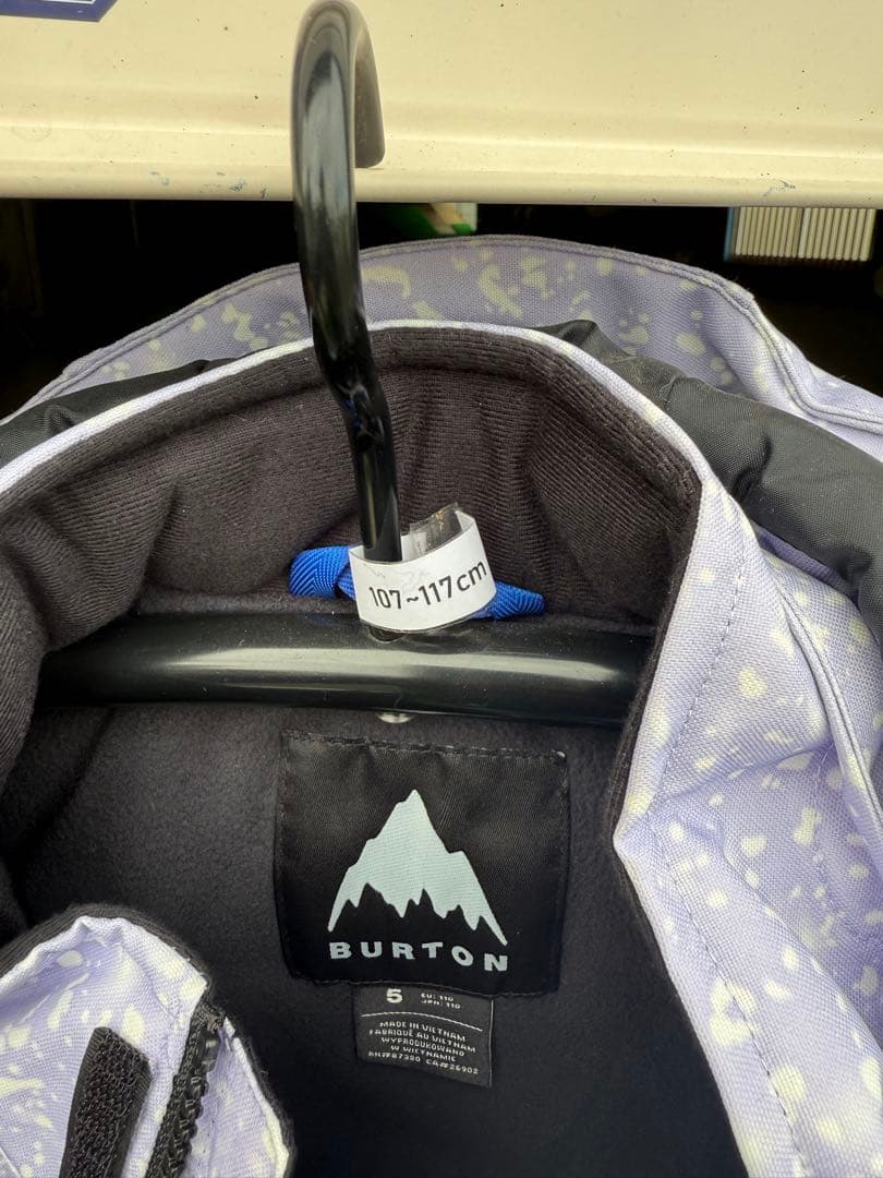 burton キッズワンピース サイズ5 107から117センチ 新品未使用