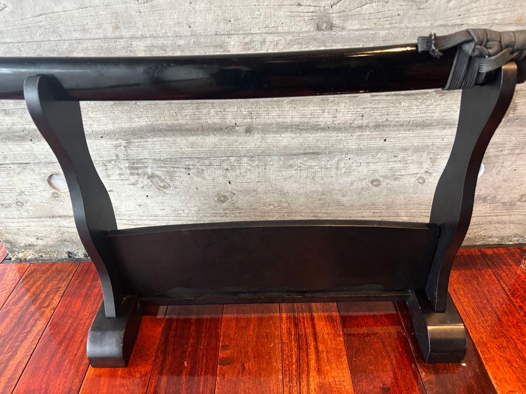 日本刀(模造刀)波紋あり 木製刀掛台付